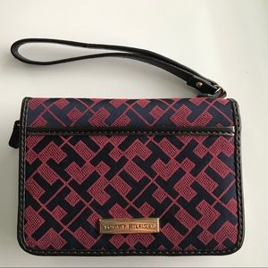 Tommy Hilfiger wristlet purse